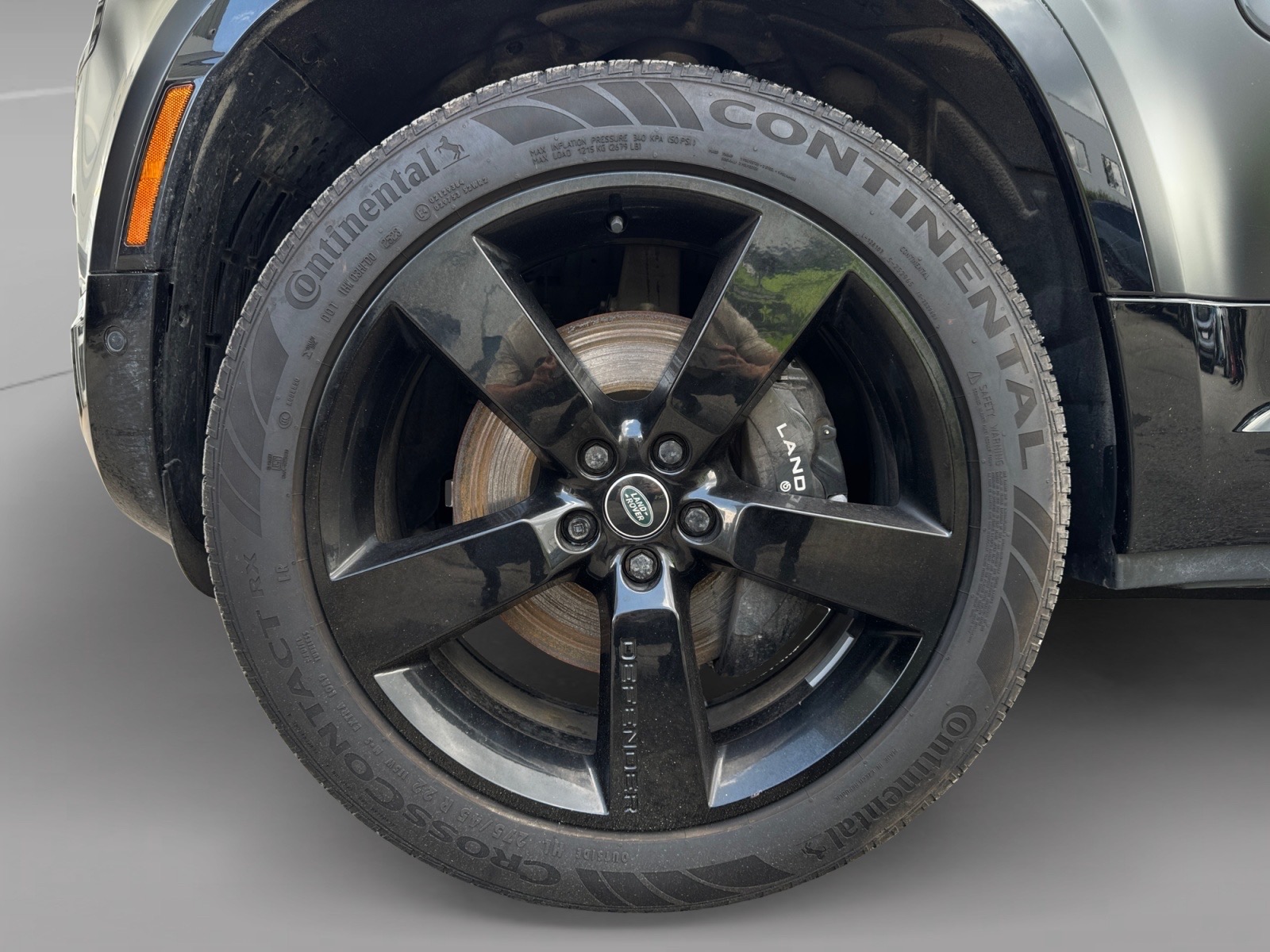 2024 Land Rover Defender 110 P525 V8 — photo 28