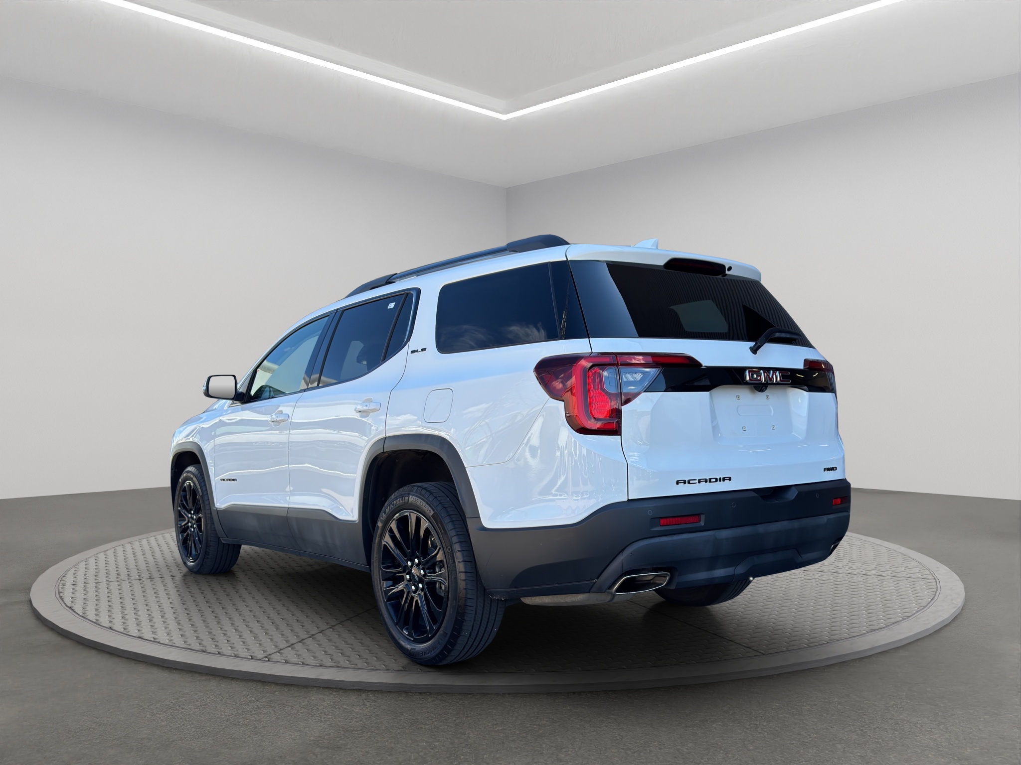 2023 GMC Acadia AWD 4dr SLE — photo 4