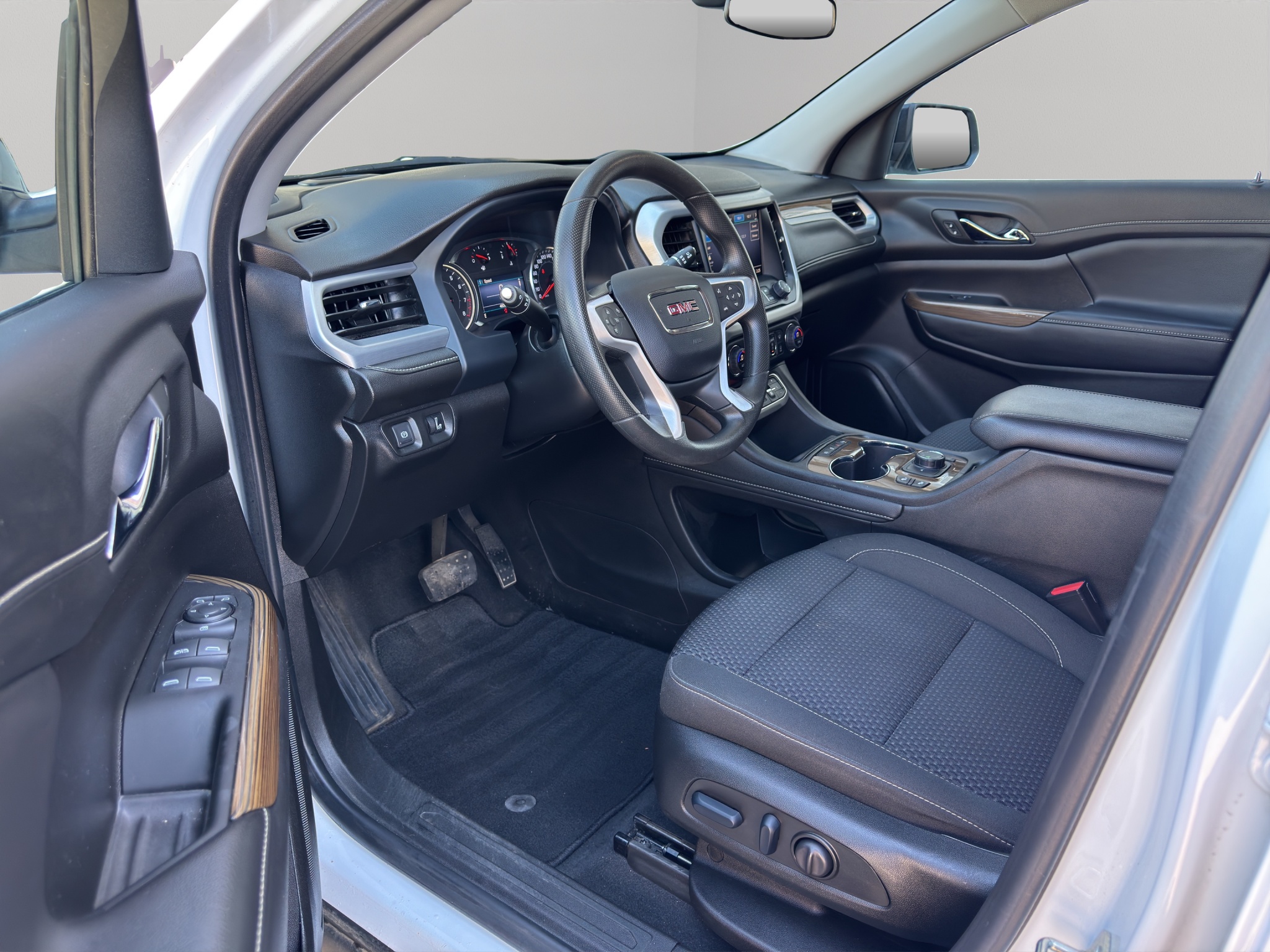 2023 GMC Acadia AWD 4dr SLE — photo 11