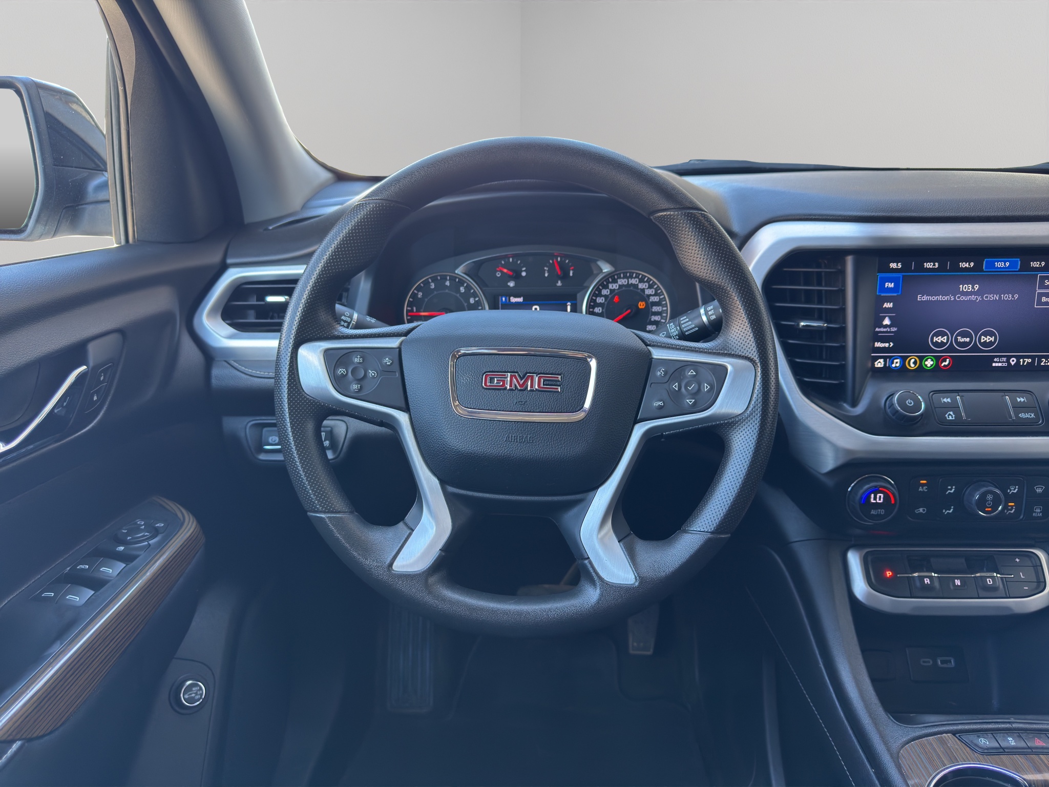 2023 GMC Acadia AWD 4dr SLE — photo 13