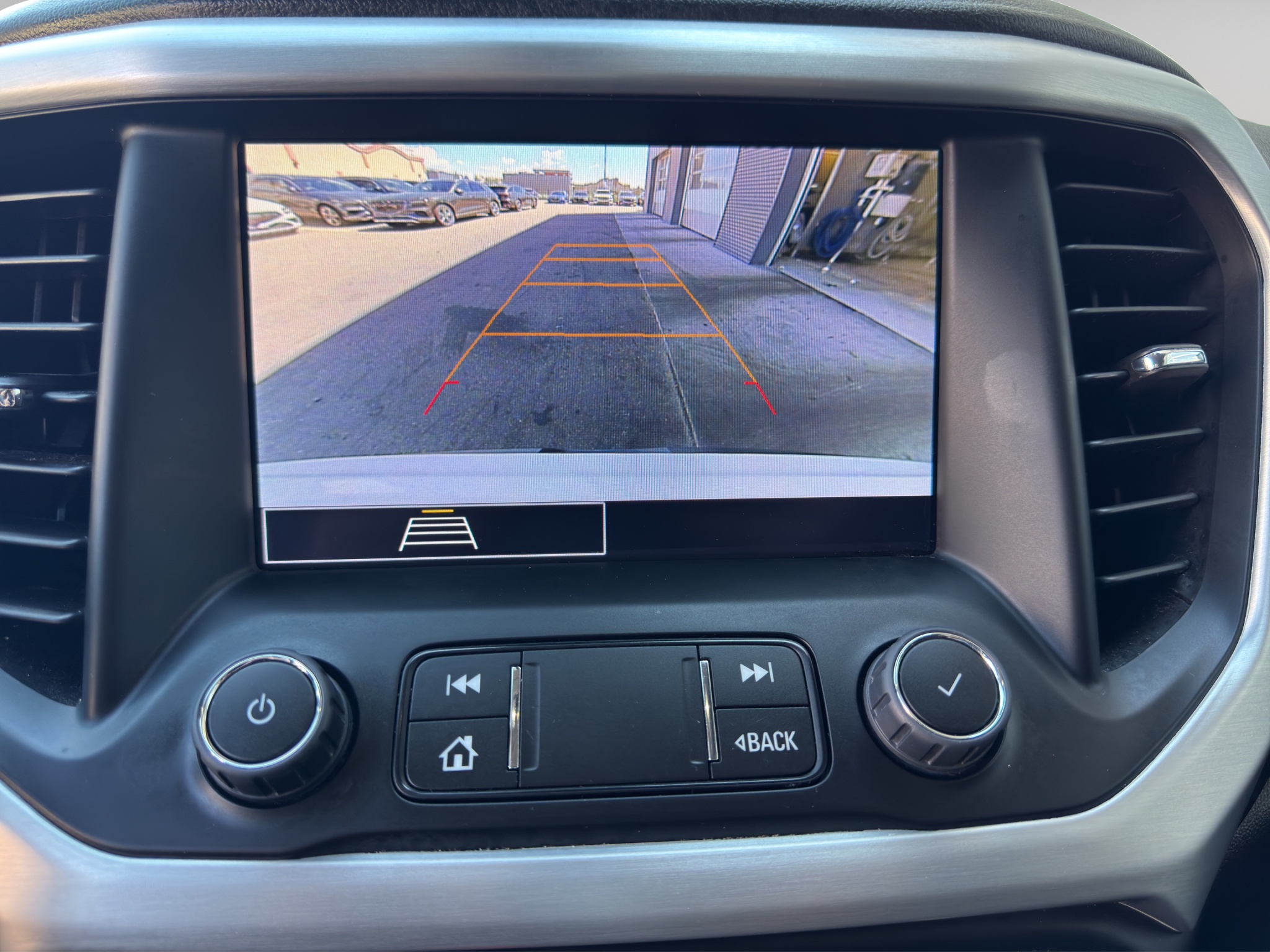 2023 GMC Acadia AWD 4dr SLE — photo 19