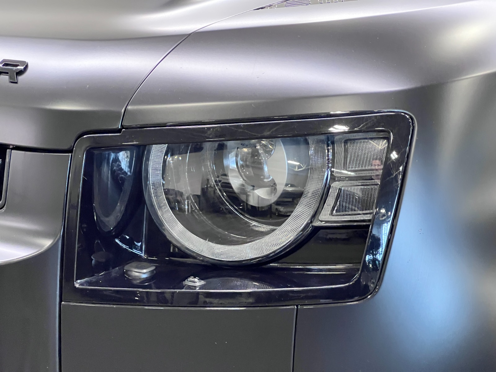 2023 Land Rover Defender 110 V8 AWD — photo 12