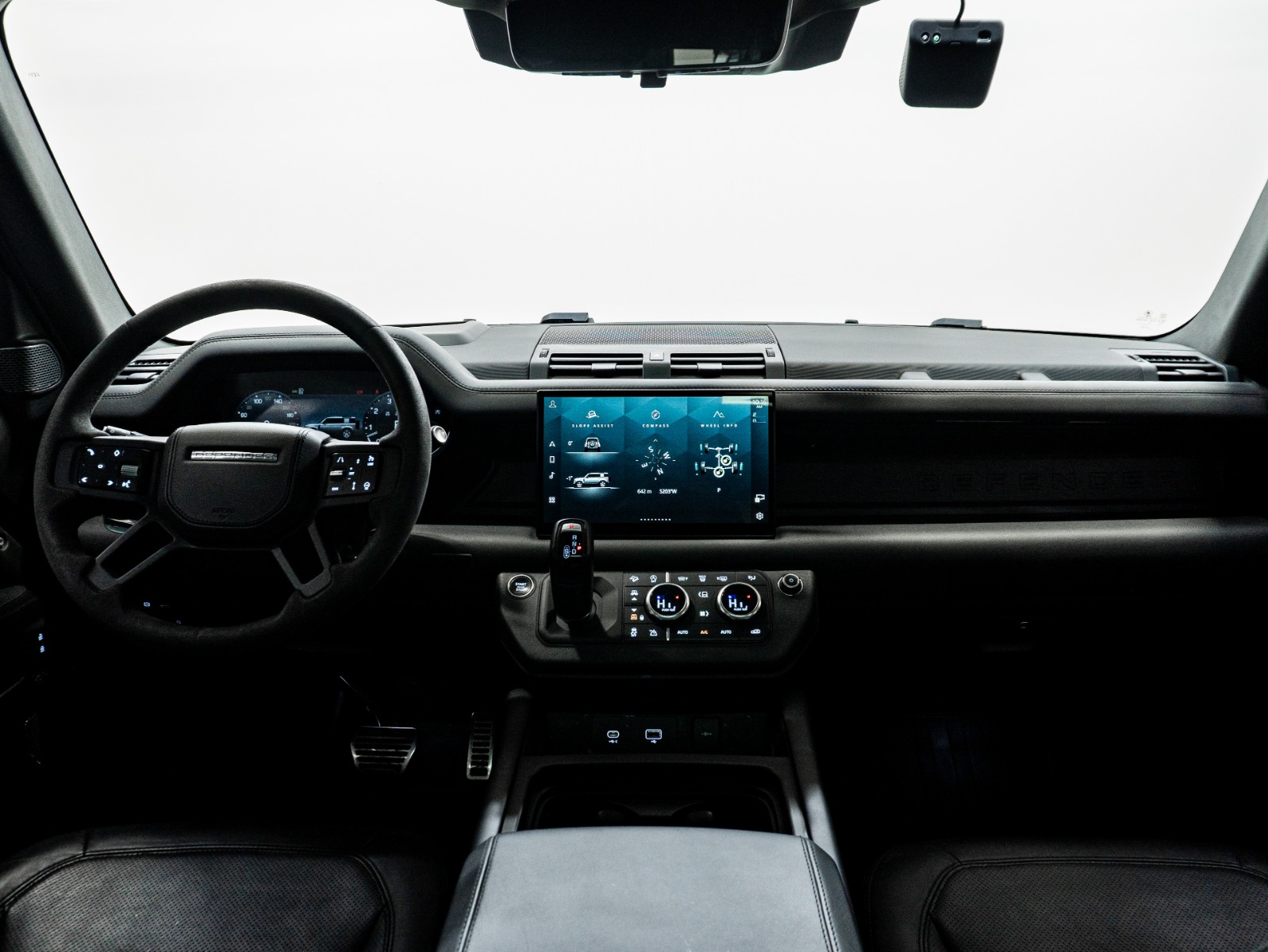 2023 Land Rover Defender 110 V8 AWD — photo 33
