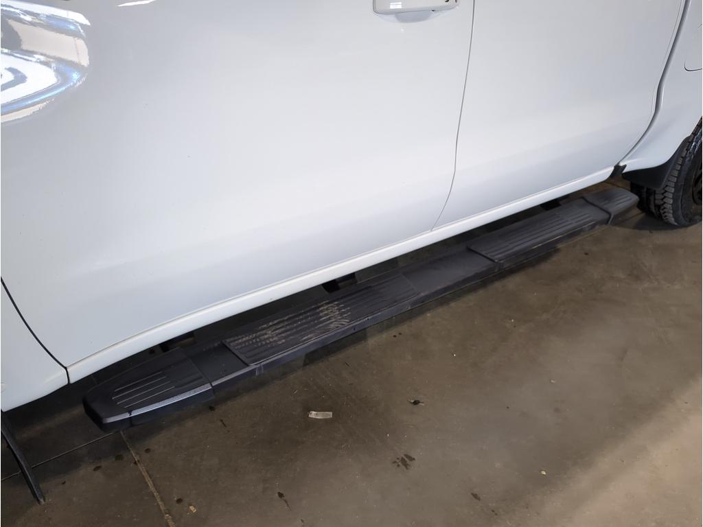 2021 Chevrolet Silverado 1500 4WD Crew Cab 147" RST — photo 7