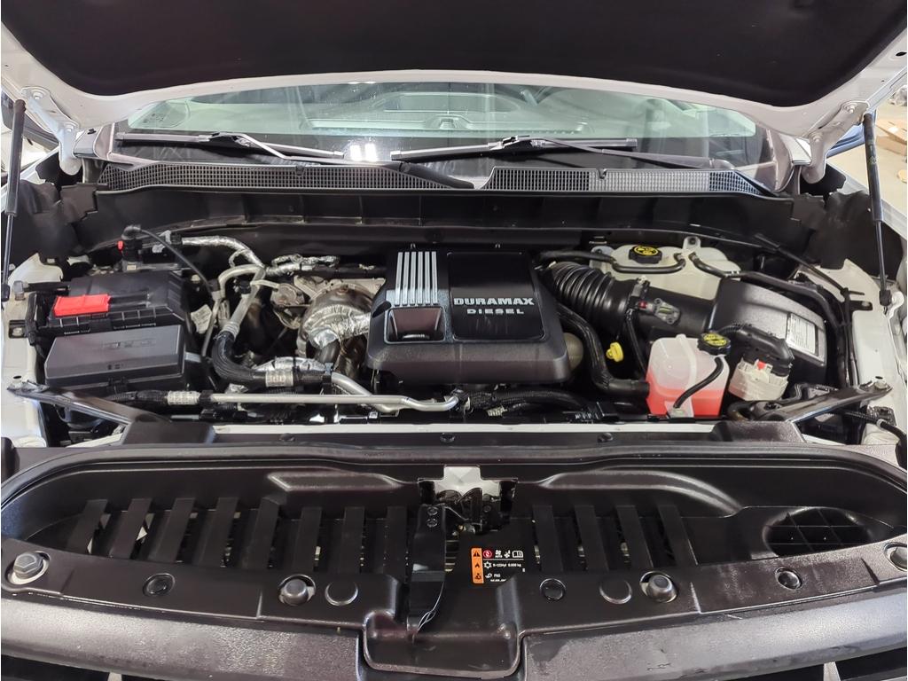 2021 Chevrolet Silverado 1500 4WD Crew Cab 147" RST — photo 10