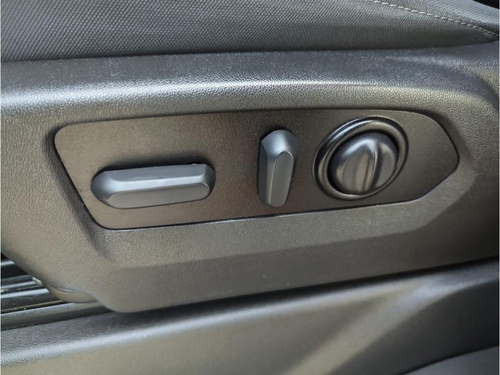 2021 Chevrolet Silverado 1500 4WD Crew Cab 147" RST — photo 28