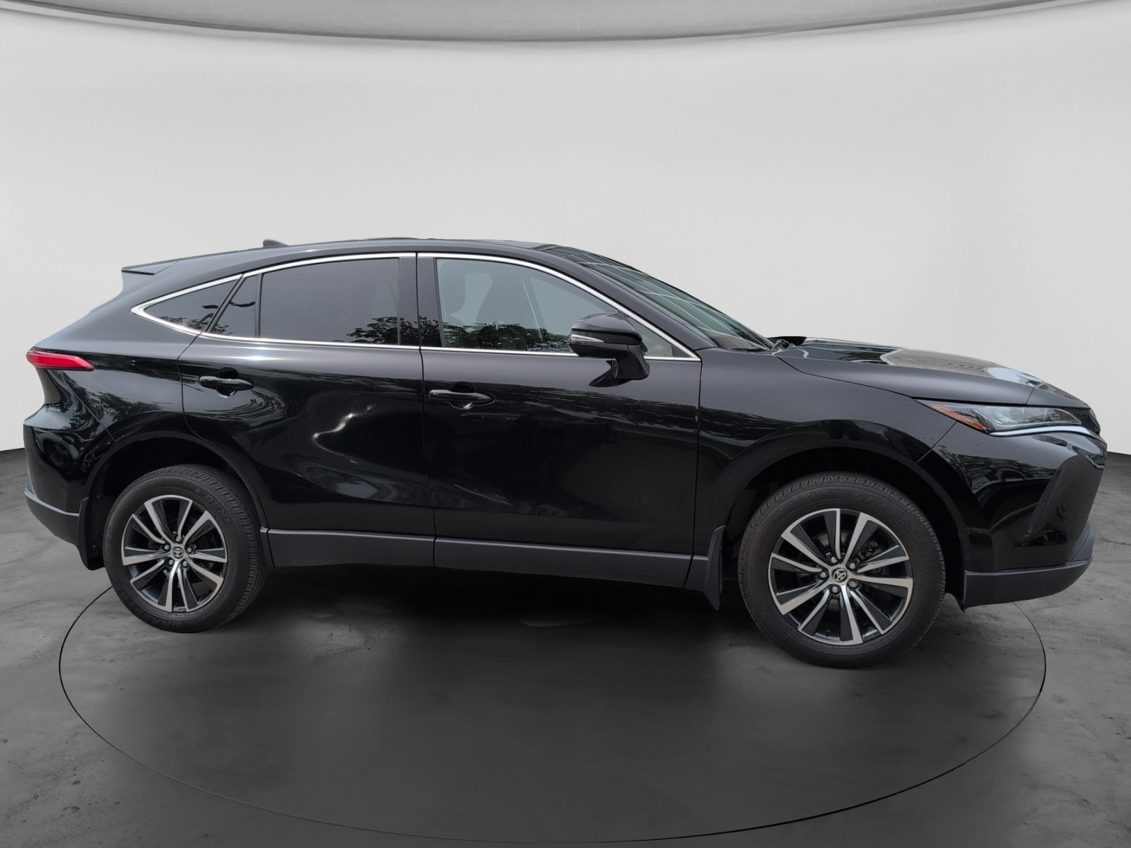 2024 Toyota Venza LE AWD — photo 4