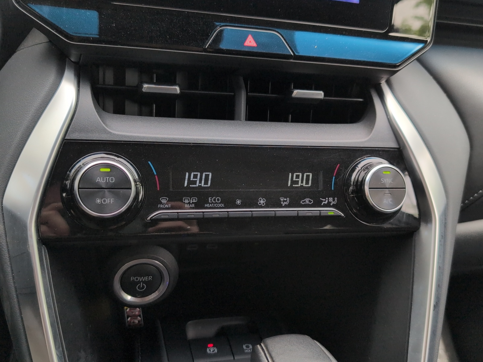 2024 Toyota Venza LE AWD — photo 16