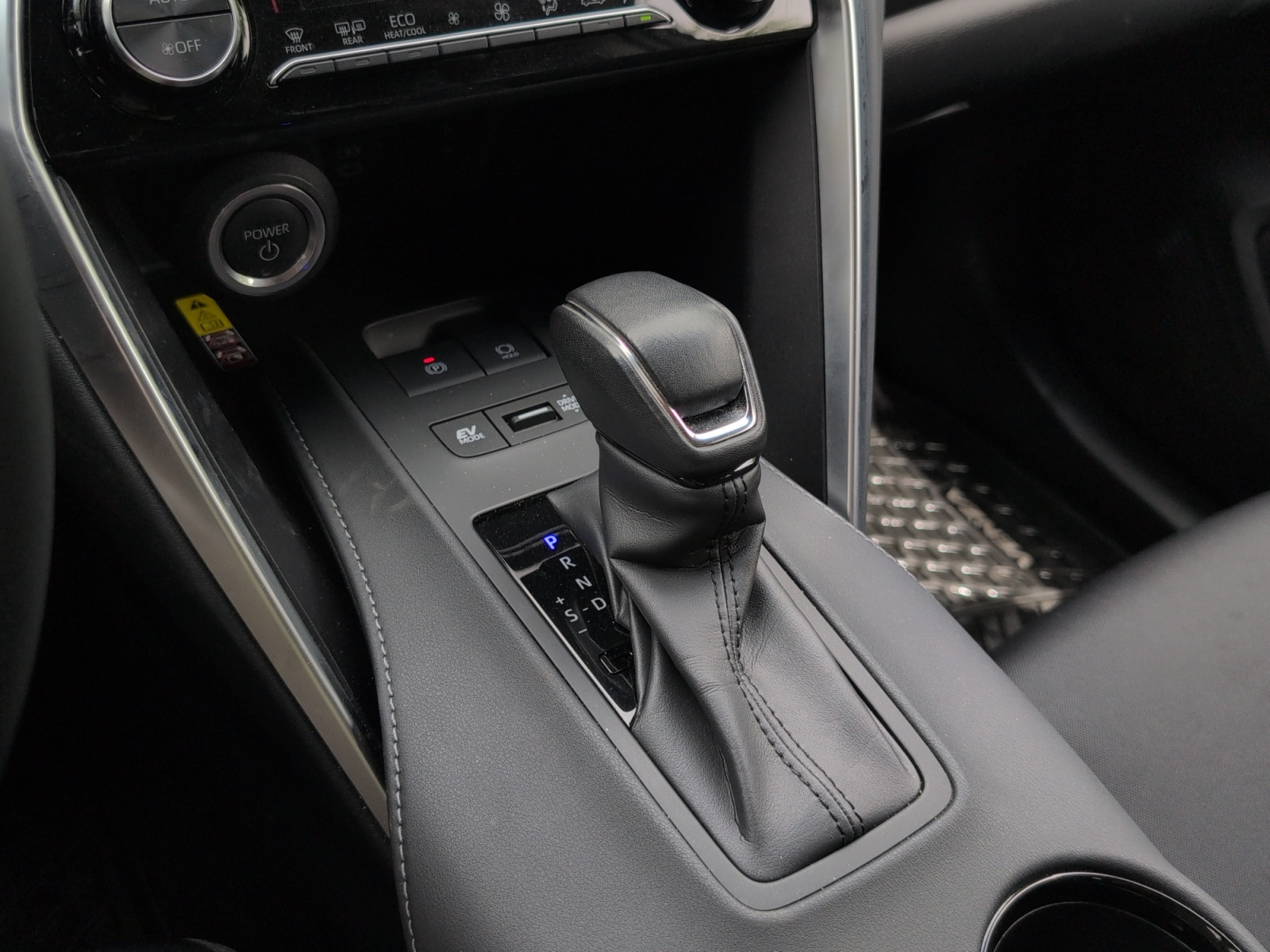 2024 Toyota Venza LE AWD — photo 17