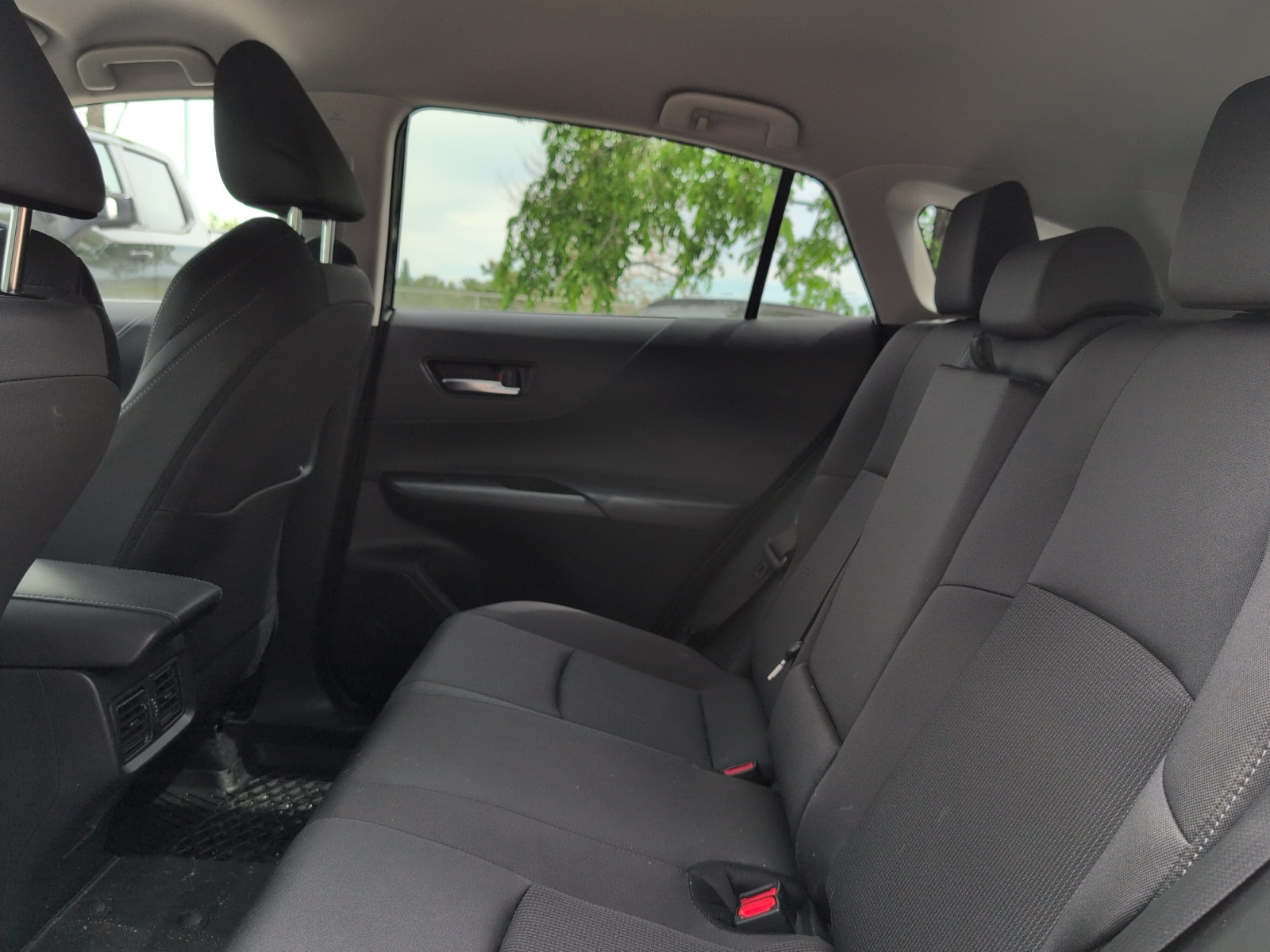 2024 Toyota Venza LE AWD — photo 21