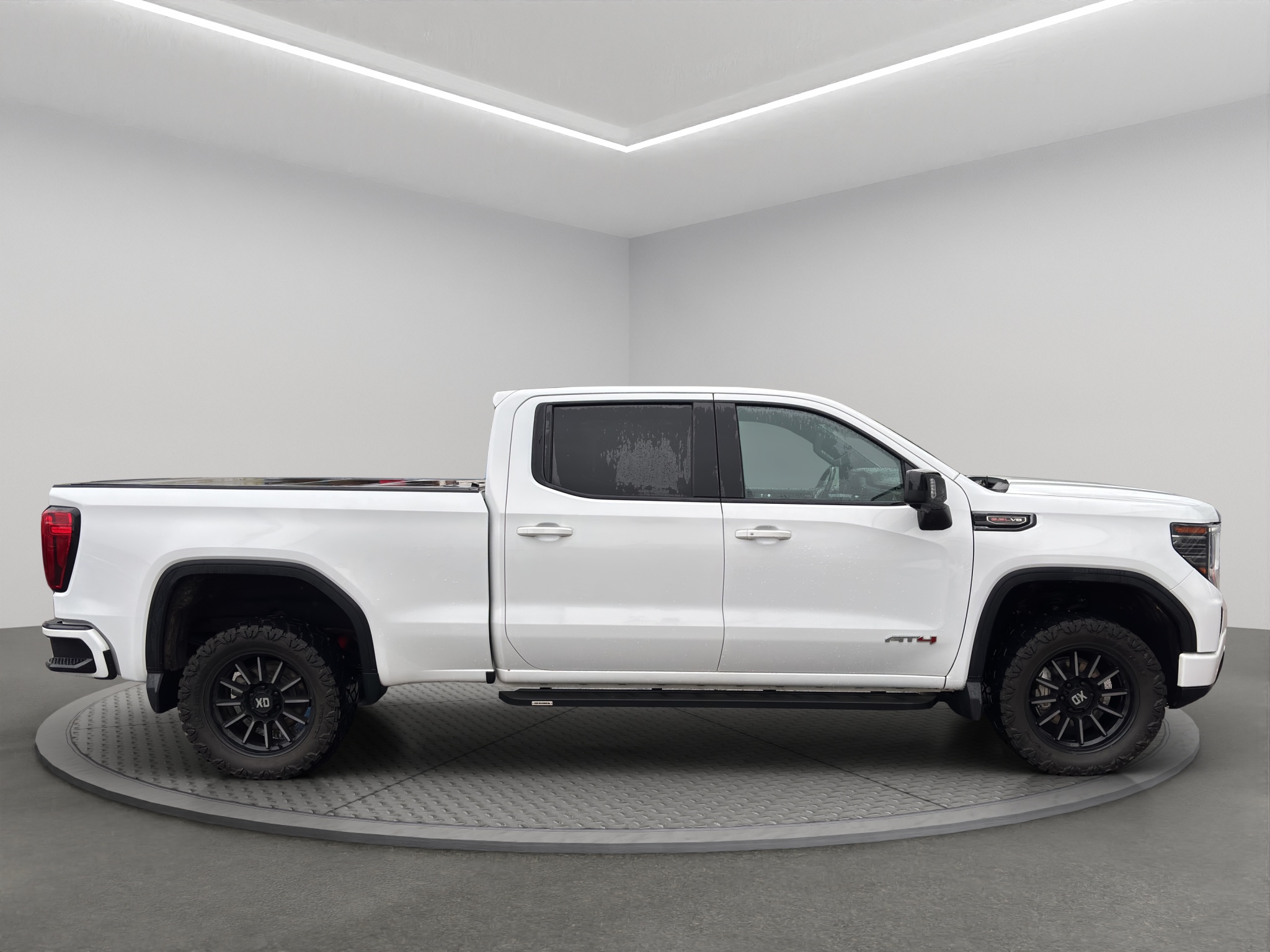 2023 GMC Sierra 1500 4WD Crew Cab 157" AT4 — photo 3