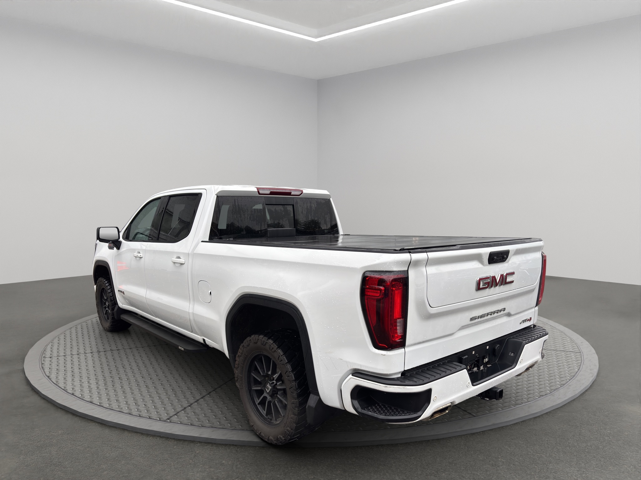 2023 GMC Sierra 1500 4WD Crew Cab 157" AT4 — photo 4