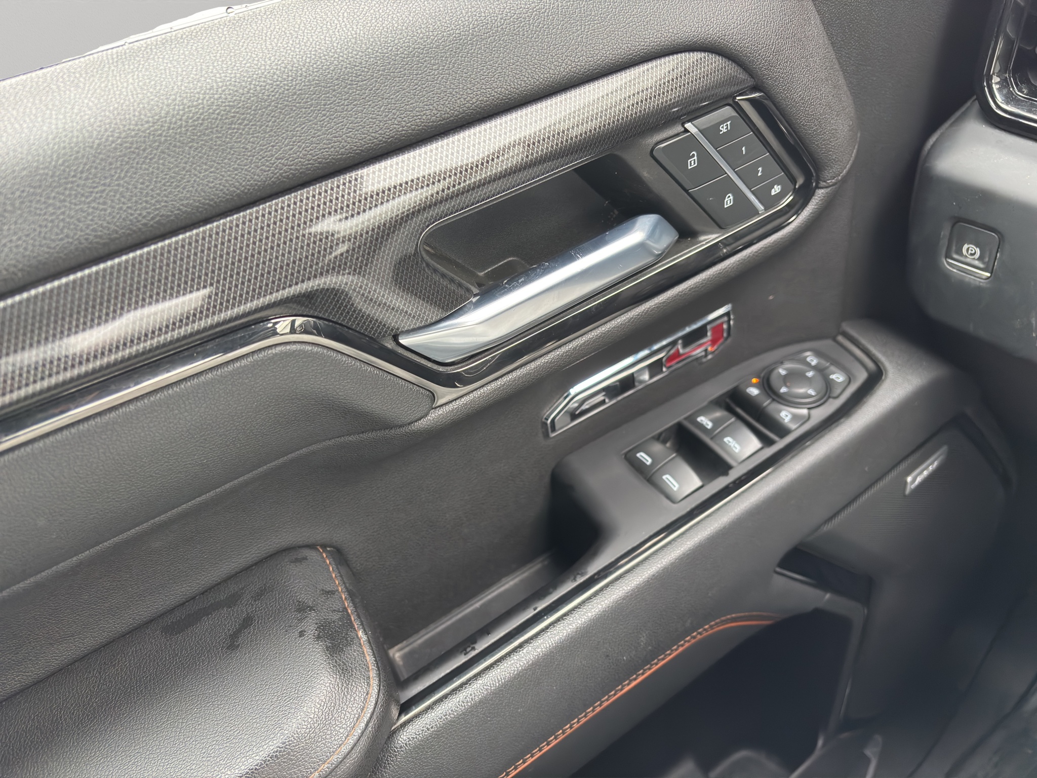 2023 GMC Sierra 1500 4WD Crew Cab 157" AT4 — photo 12