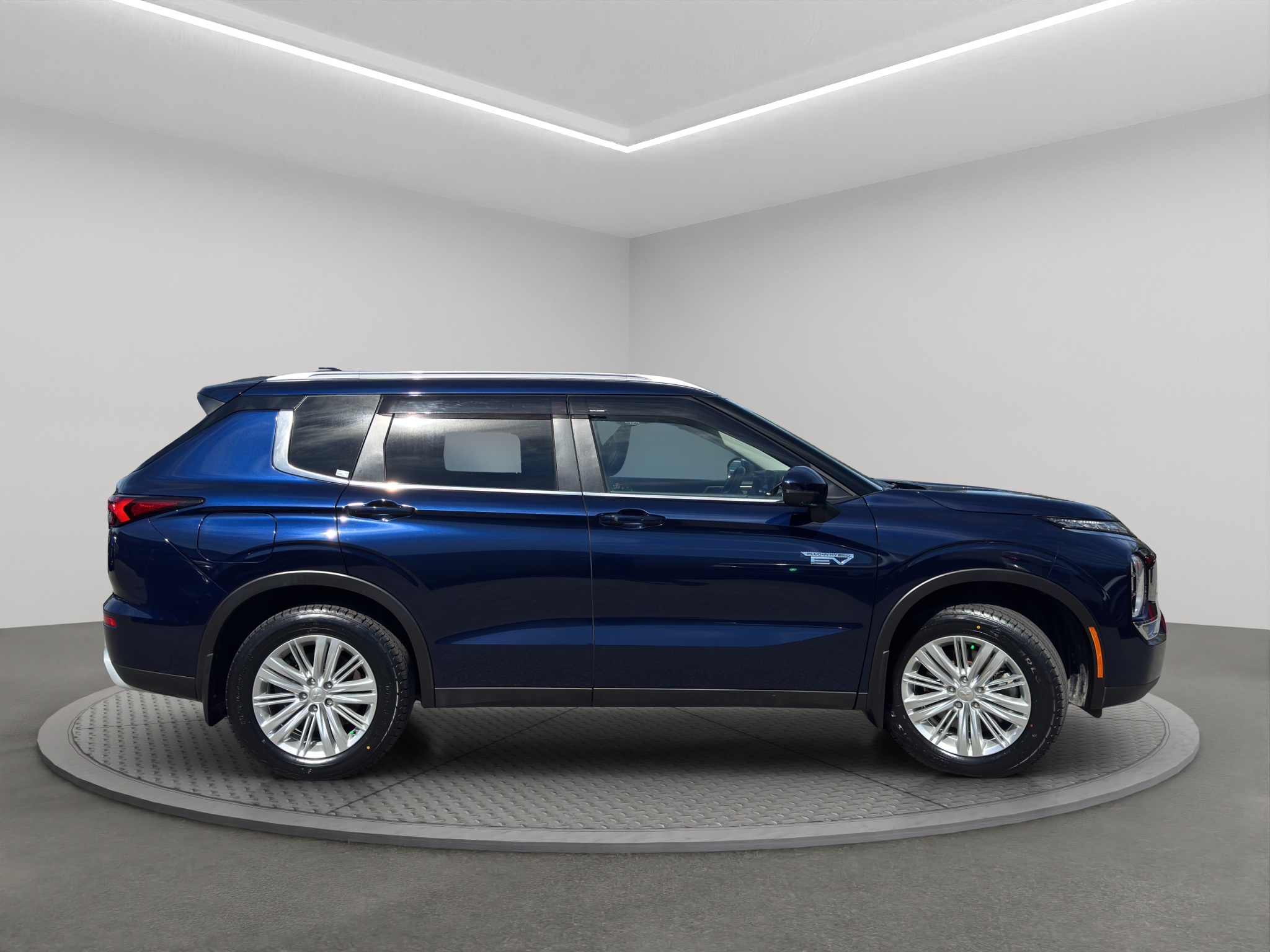 2024 Mitsubishi Outlander Plug-In Hybrid SEL S-AWC — photo 3