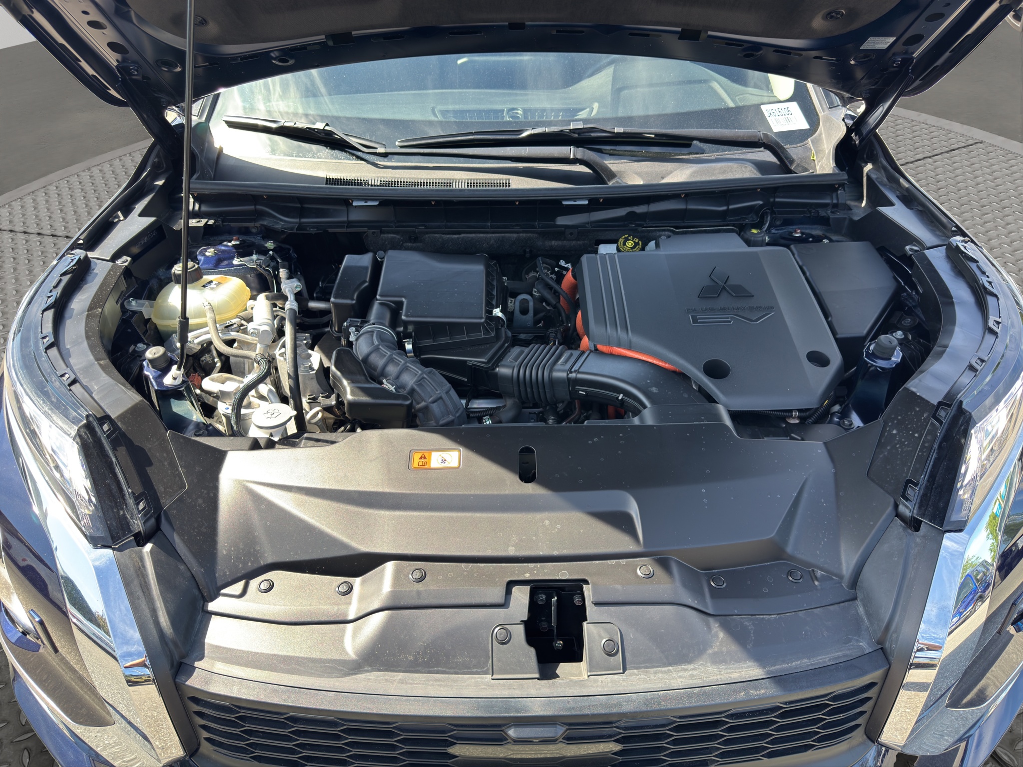 2024 Mitsubishi Outlander Plug-In Hybrid SEL S-AWC — photo 7