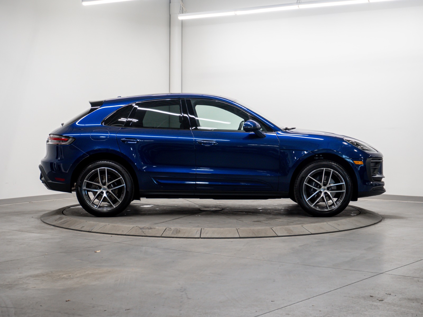 2025 Porsche Macan AWD — photo 7