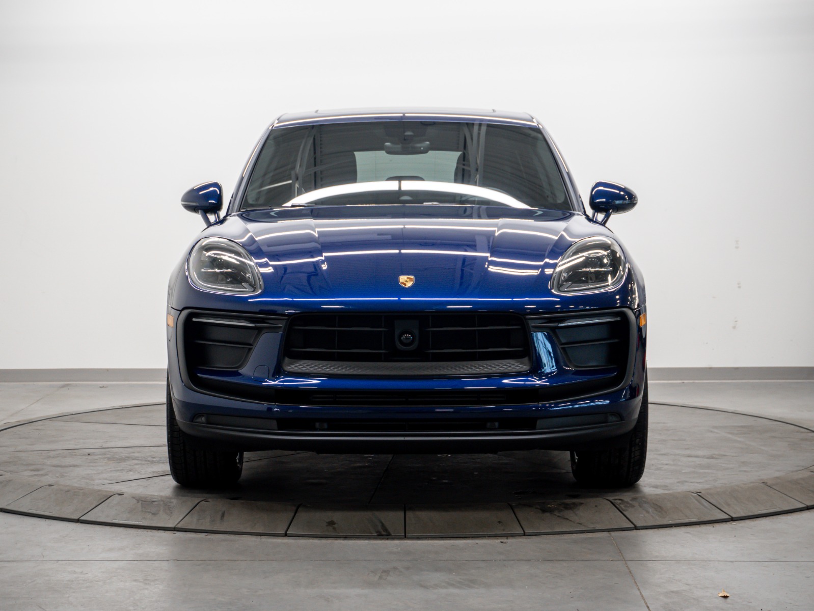 2025 Porsche Macan AWD — photo 8