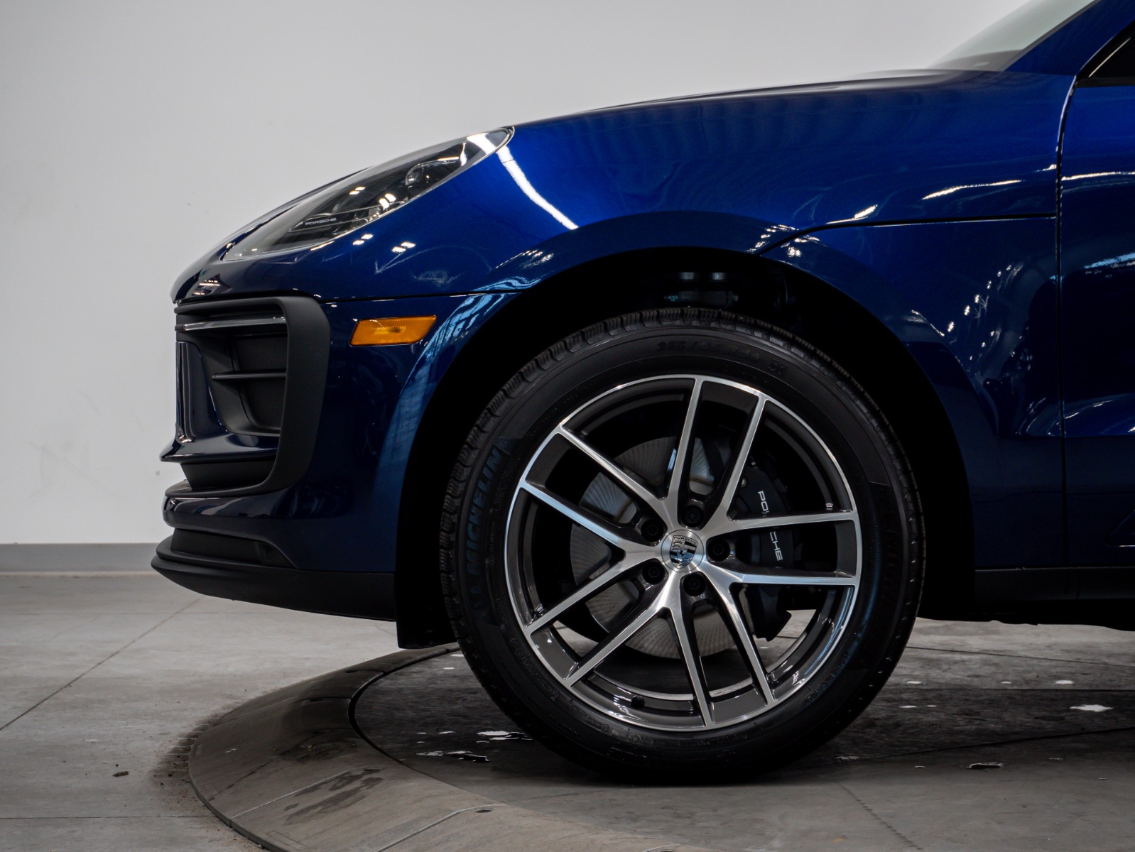 2025 Porsche Macan AWD — photo 9