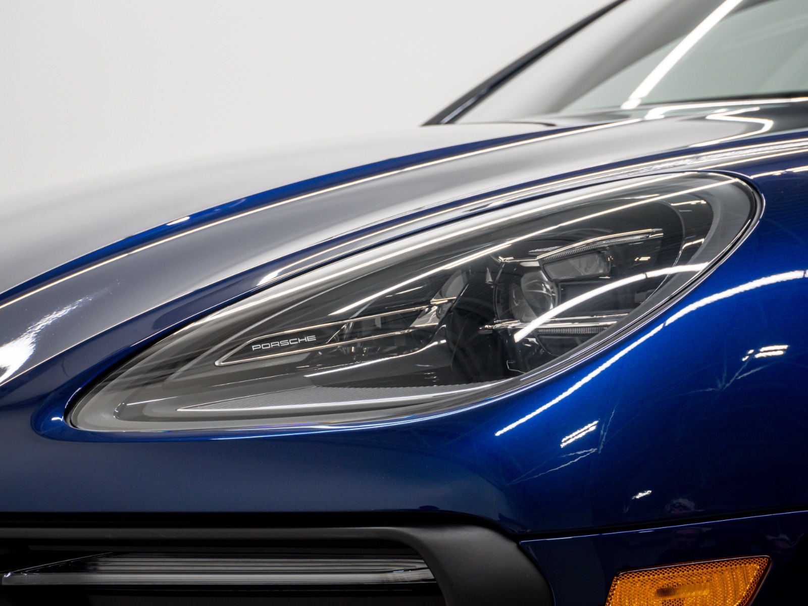 2025 Porsche Macan AWD — photo 13
