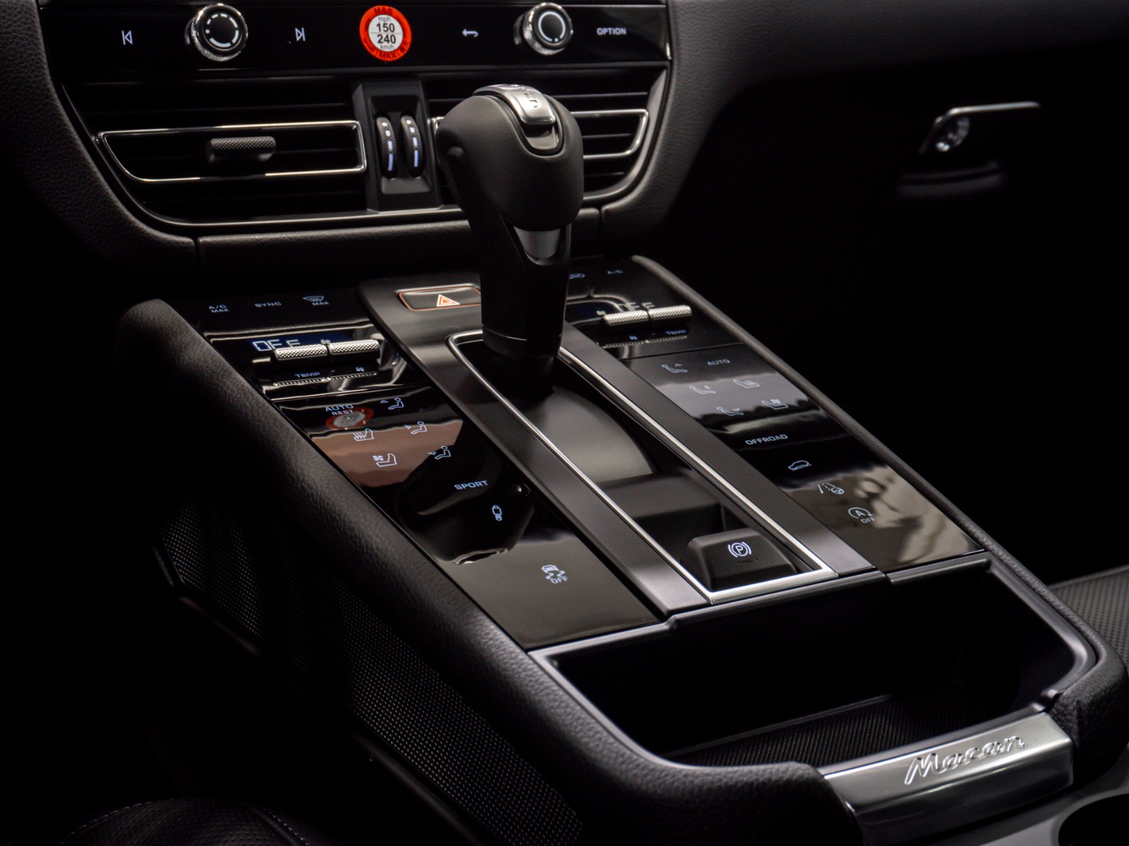 2025 Porsche Macan AWD — photo 18