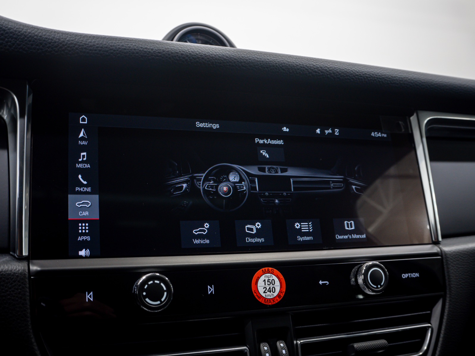 2025 Porsche Macan AWD — photo 19