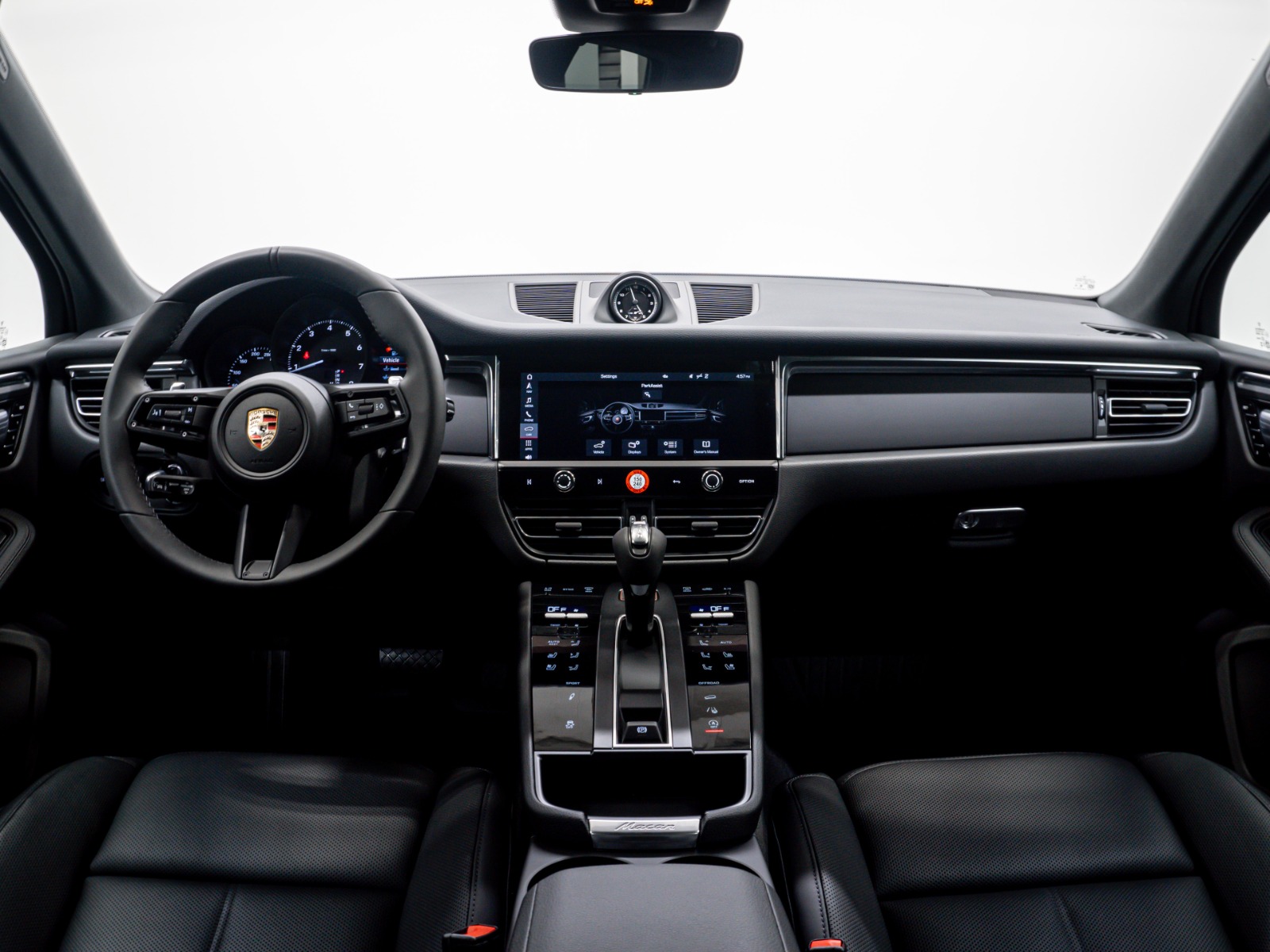 2025 Porsche Macan AWD — photo 32