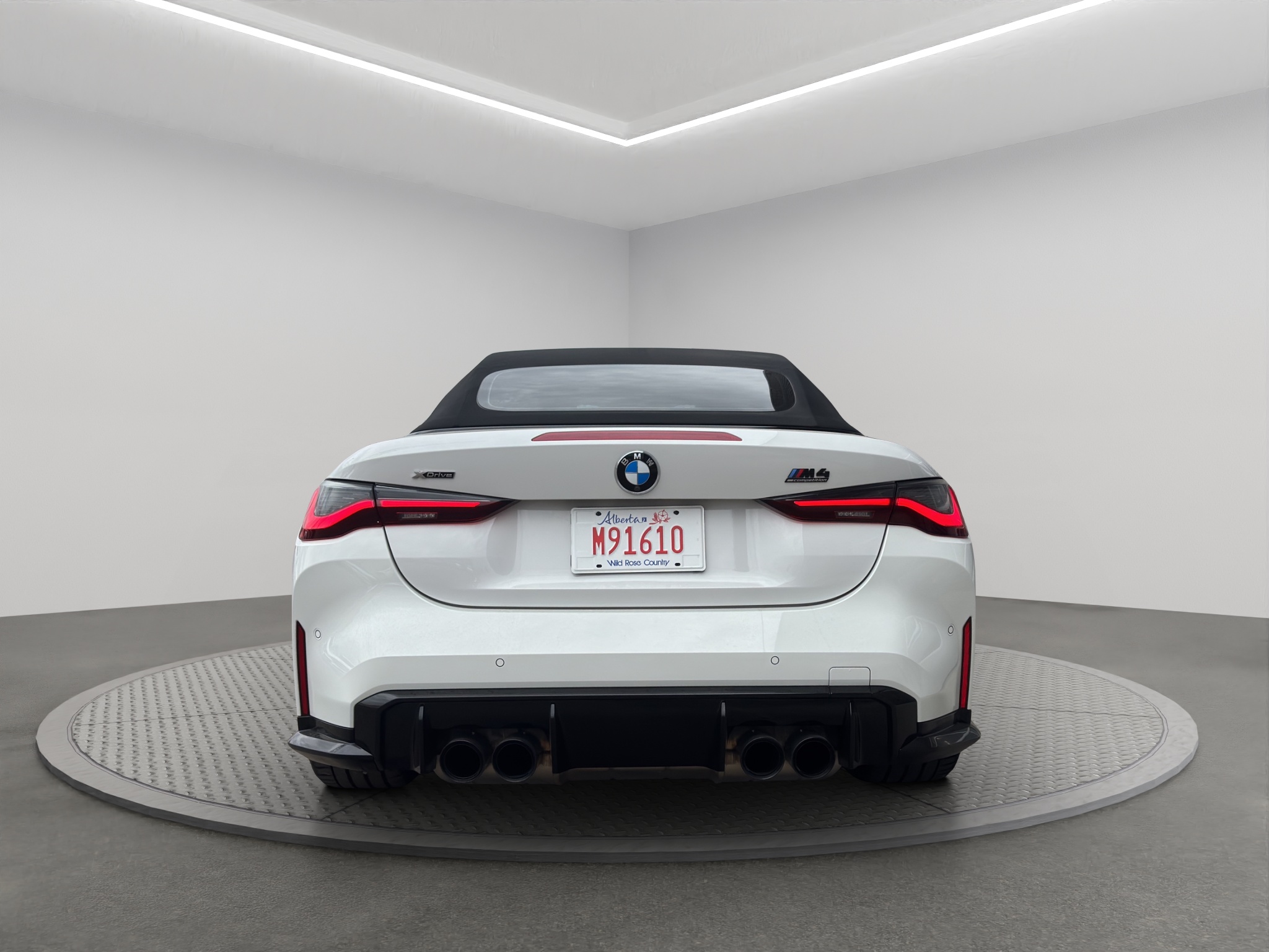 2024 BMW M4 Competition xDrive Convertible — photo 5