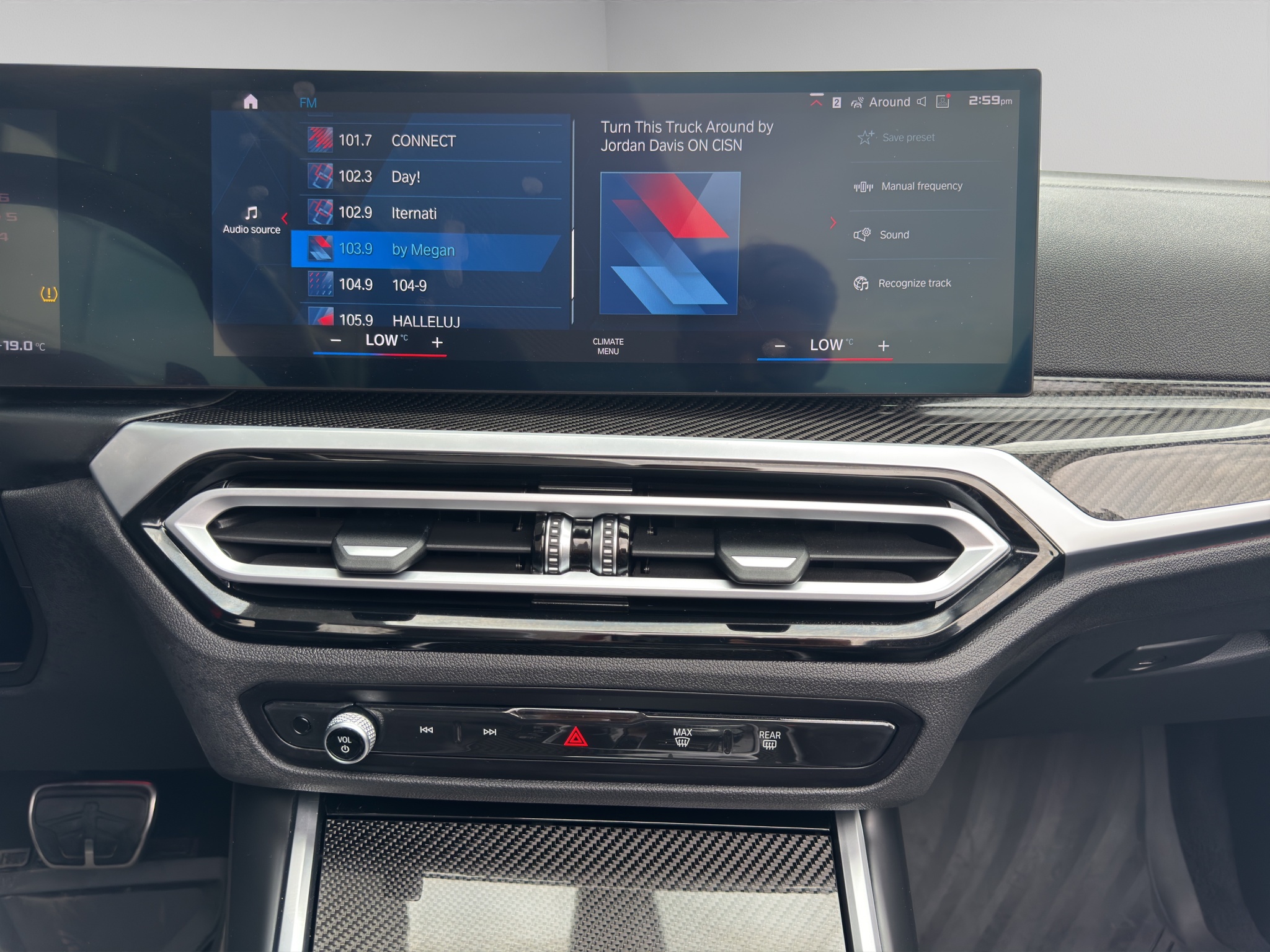 2024 BMW M4 Competition xDrive Convertible — photo 16