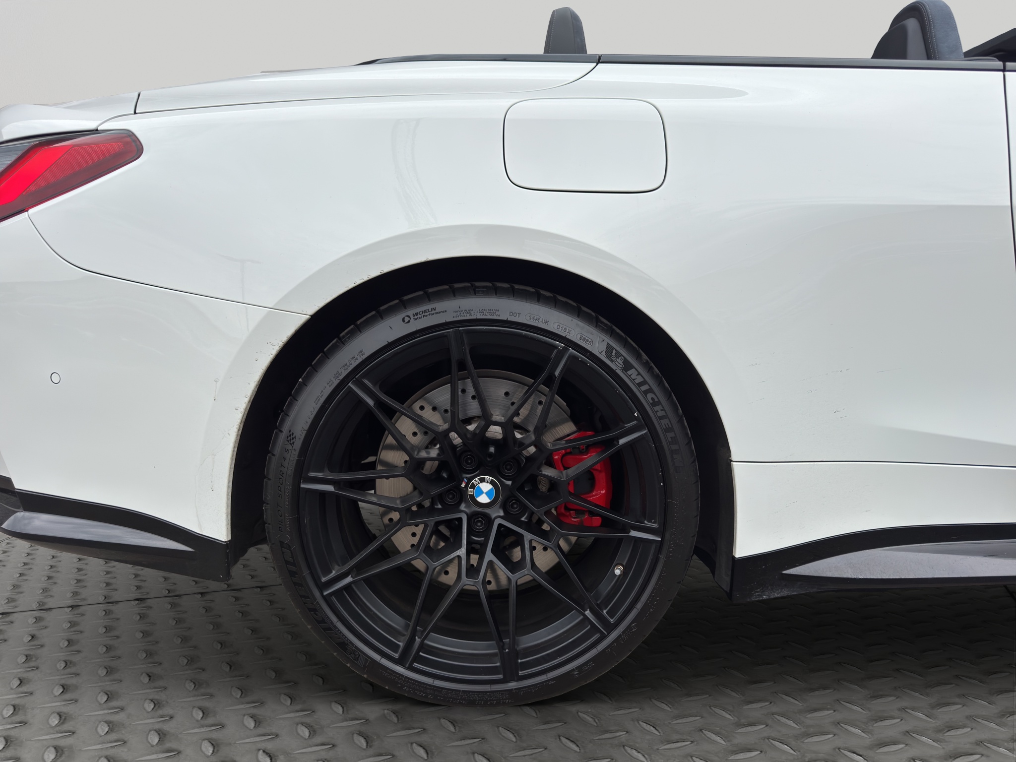 2024 BMW M4 Competition xDrive Convertible — photo 25