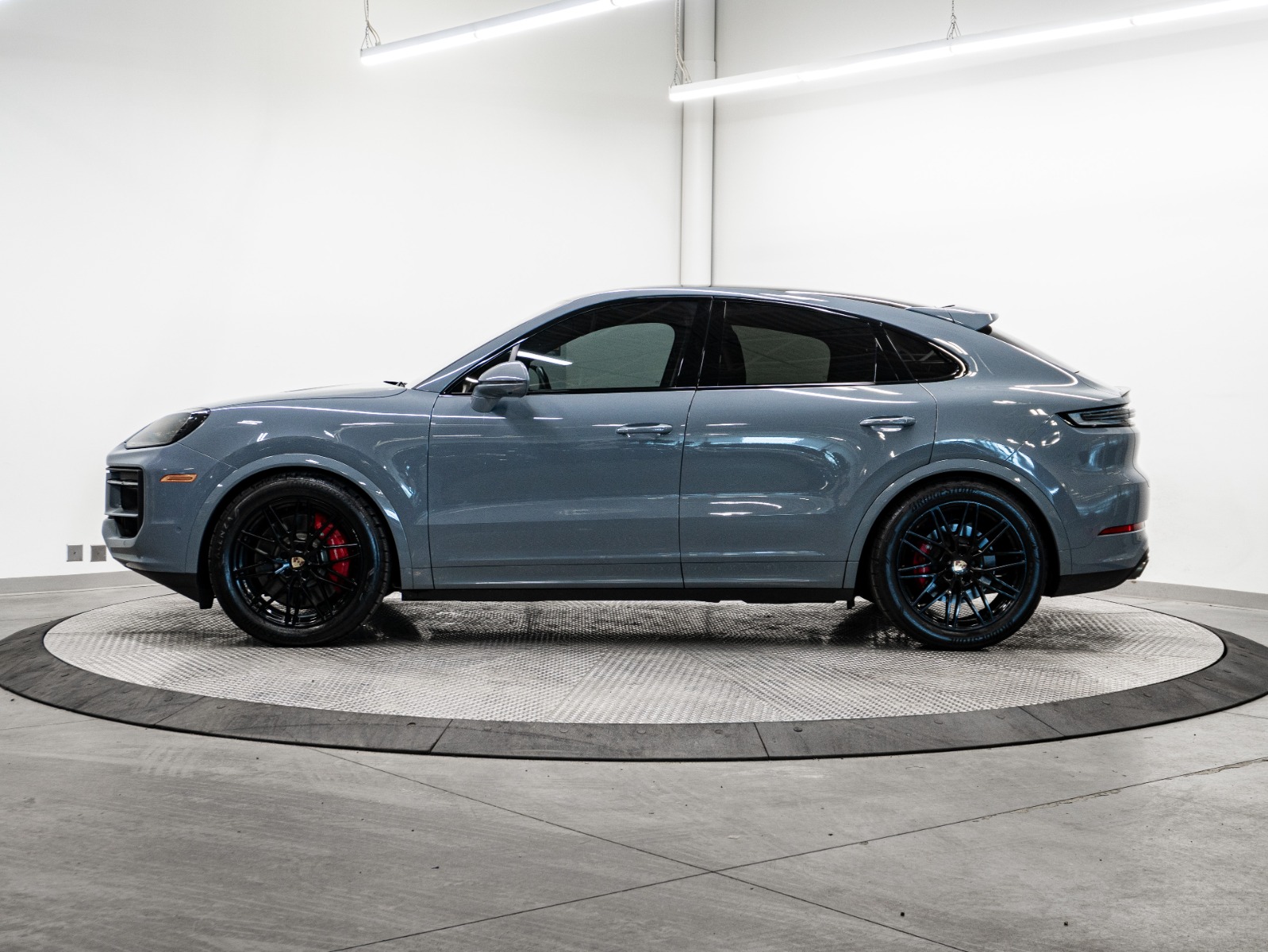 2024 Porsche Cayenne S Coupe AWD — photo 2