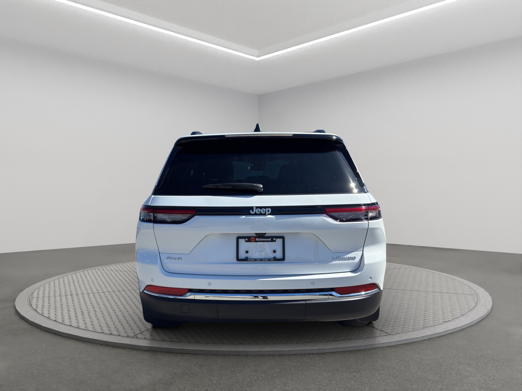 2024 Jeep Grand Cherokee Laredo 4x4 — photo 5