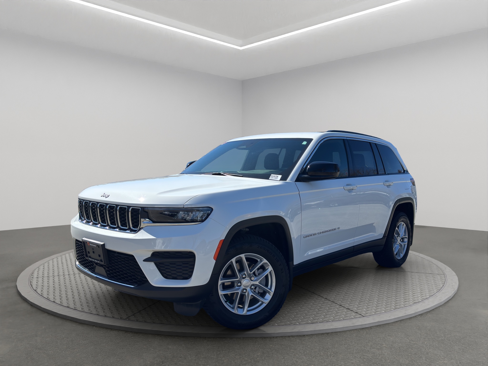 2024 Jeep Grand Cherokee Laredo 4x4 — photo 1