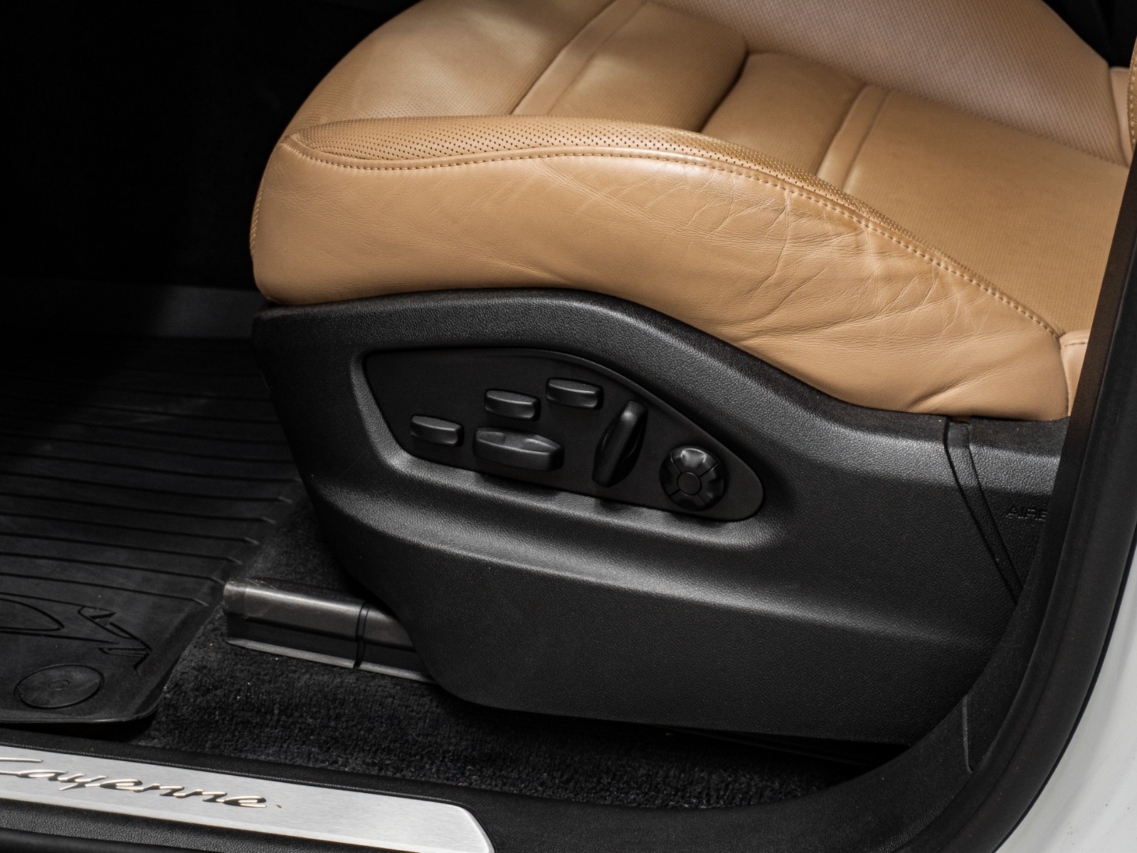 2024 Porsche Cayenne AWD — photo 27