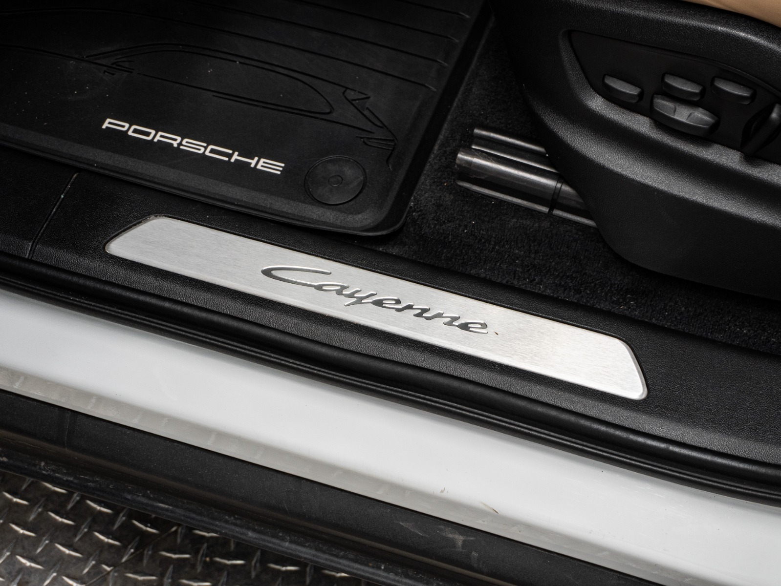 2024 Porsche Cayenne AWD — photo 28
