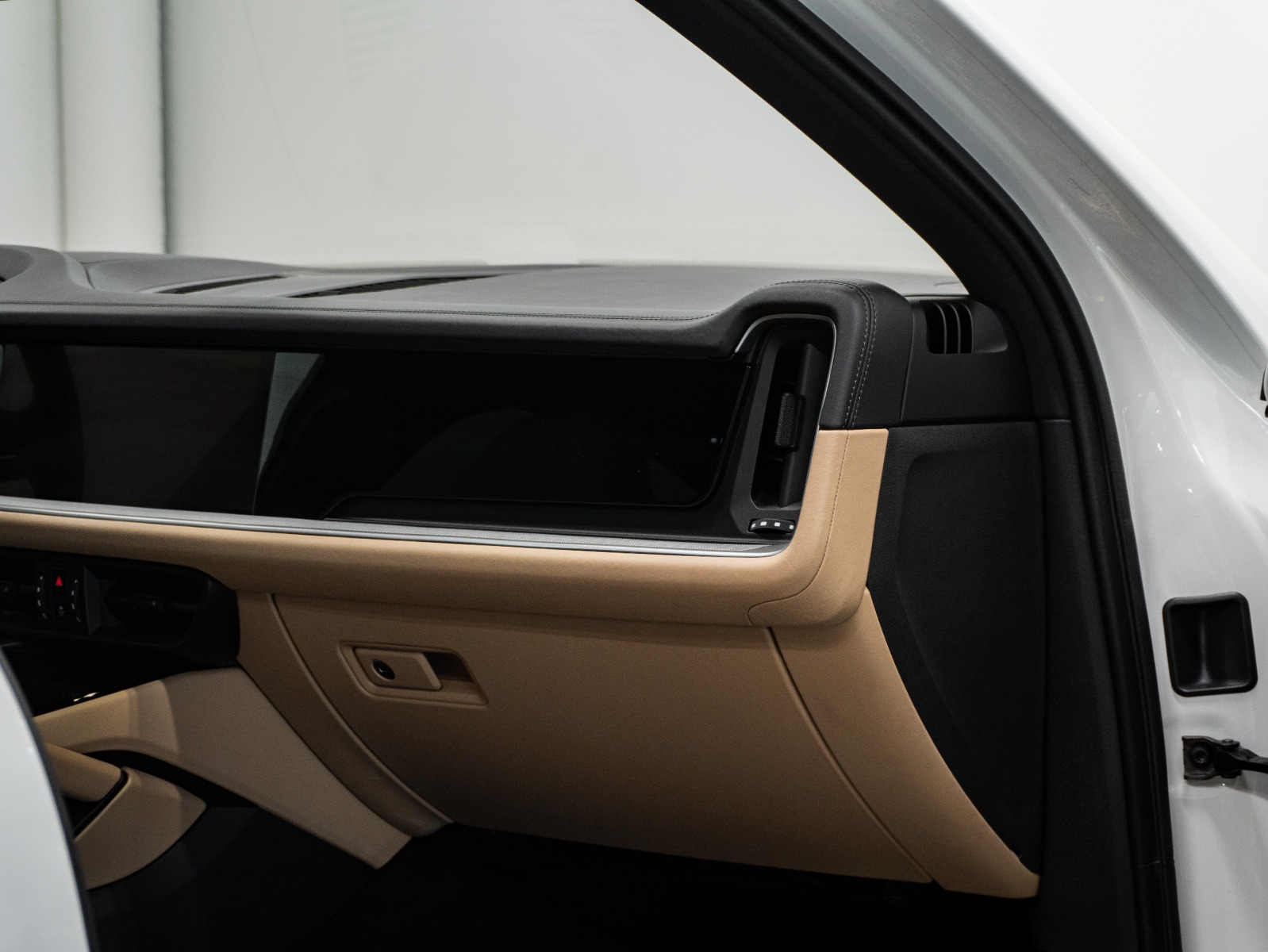 2024 Porsche Cayenne AWD — photo 30