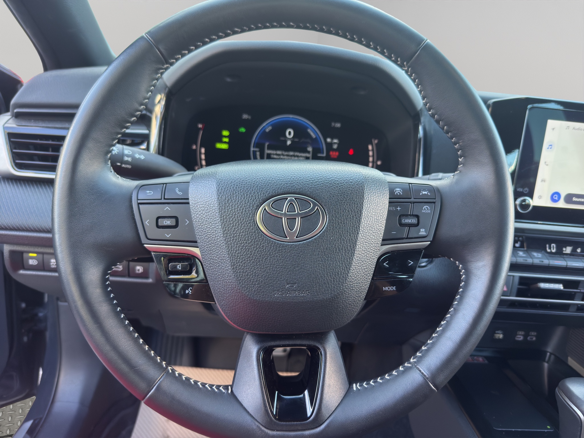 2025 Toyota Camry SE Upgrade CVT AWD — photo 9