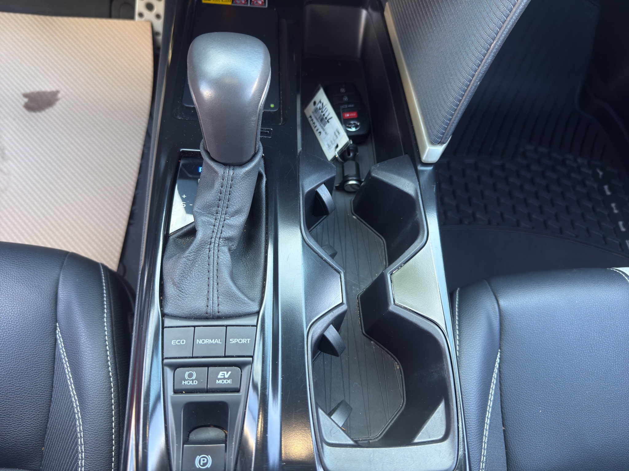 2025 Toyota Camry SE Upgrade CVT AWD — photo 12