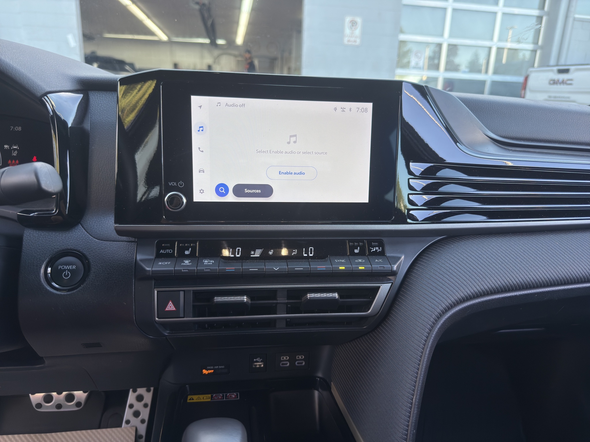 2025 Toyota Camry SE Upgrade CVT AWD — photo 13