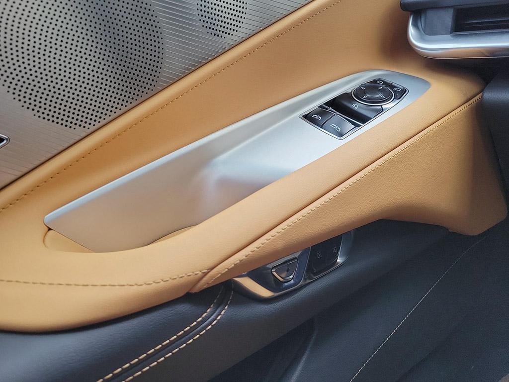 2025 Chevrolet Corvette 2dr Stingray Cpe w/2LT — photo 16