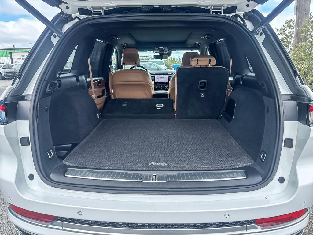 2023 Jeep Grand Cherokee Summit Reserve 4x4 — photo 10