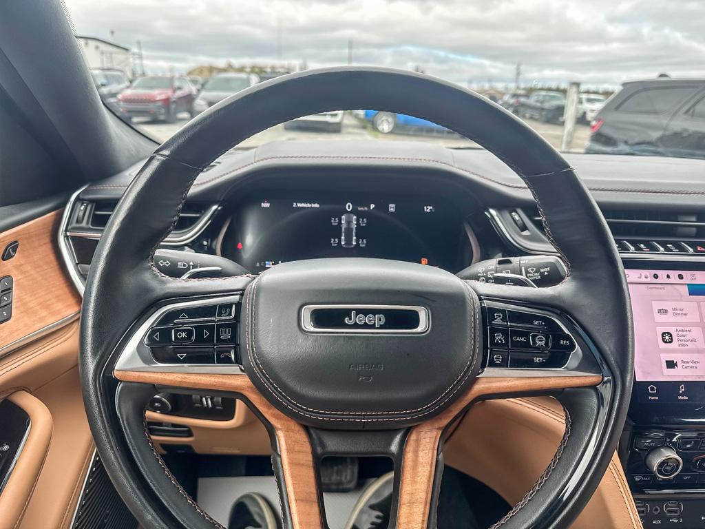 2023 Jeep Grand Cherokee Summit Reserve 4x4 — photo 12