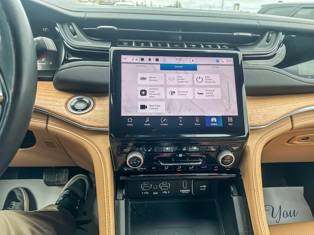 2023 Jeep Grand Cherokee Summit Reserve 4x4 — photo 17