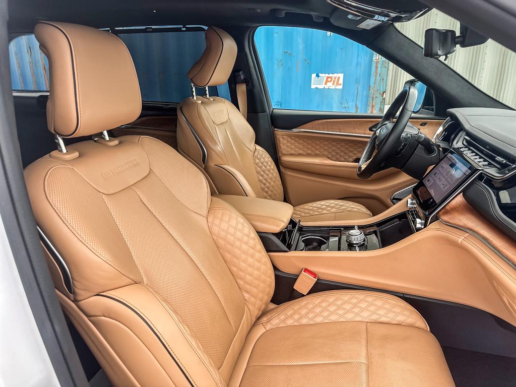 2023 Jeep Grand Cherokee Summit Reserve 4x4 — photo 20