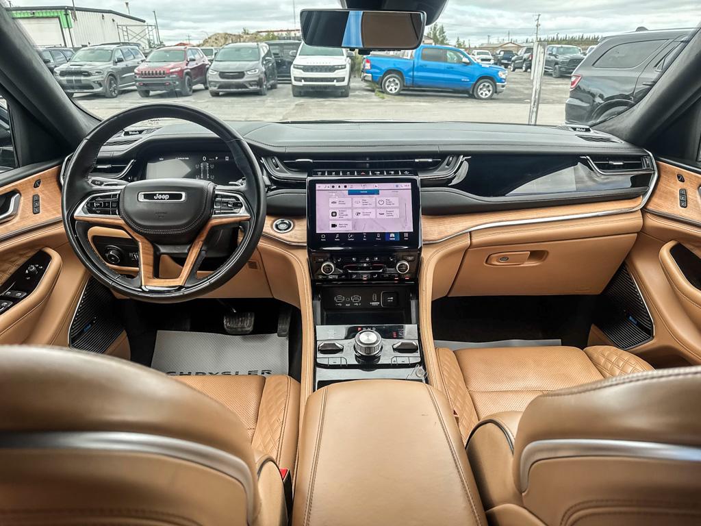 2023 Jeep Grand Cherokee Summit Reserve 4x4 — photo 22