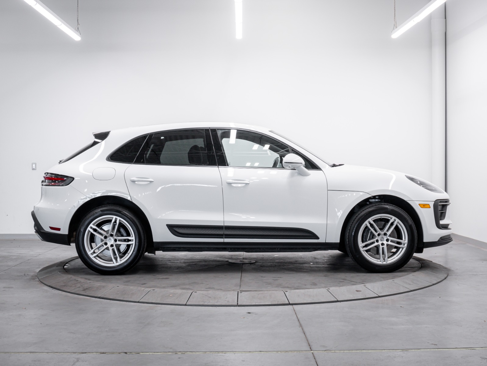 2025 Porsche Macan AWD — photo 7