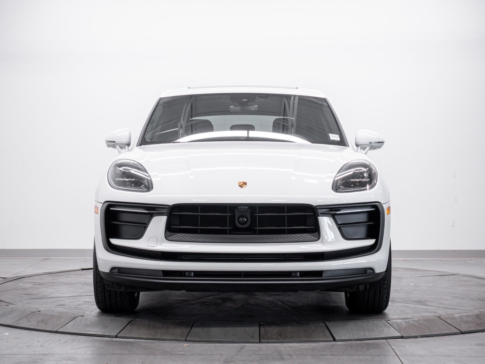 2025 Porsche Macan AWD — photo 8