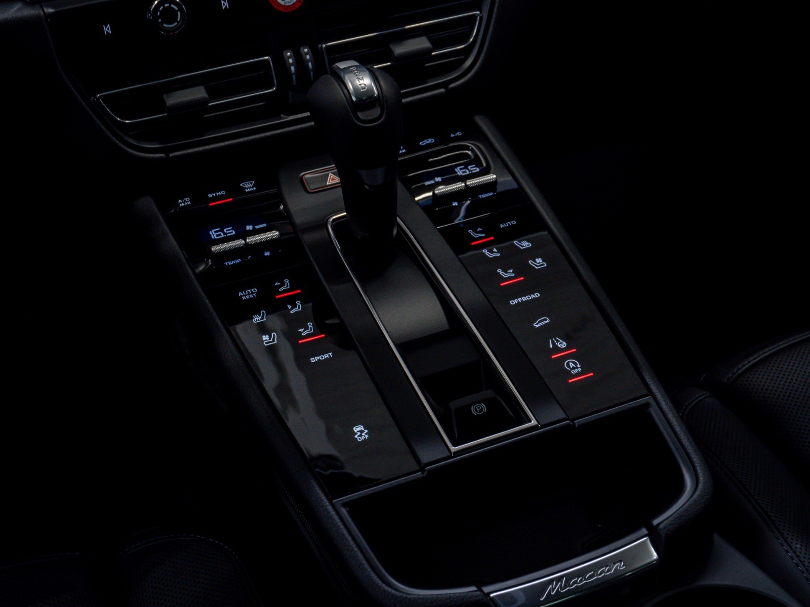 2025 Porsche Macan AWD — photo 16