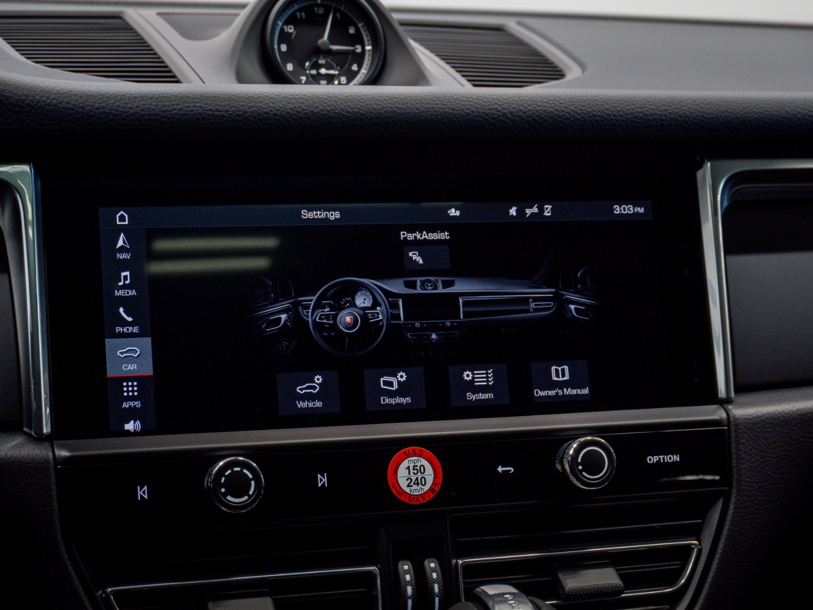 2025 Porsche Macan AWD — photo 17