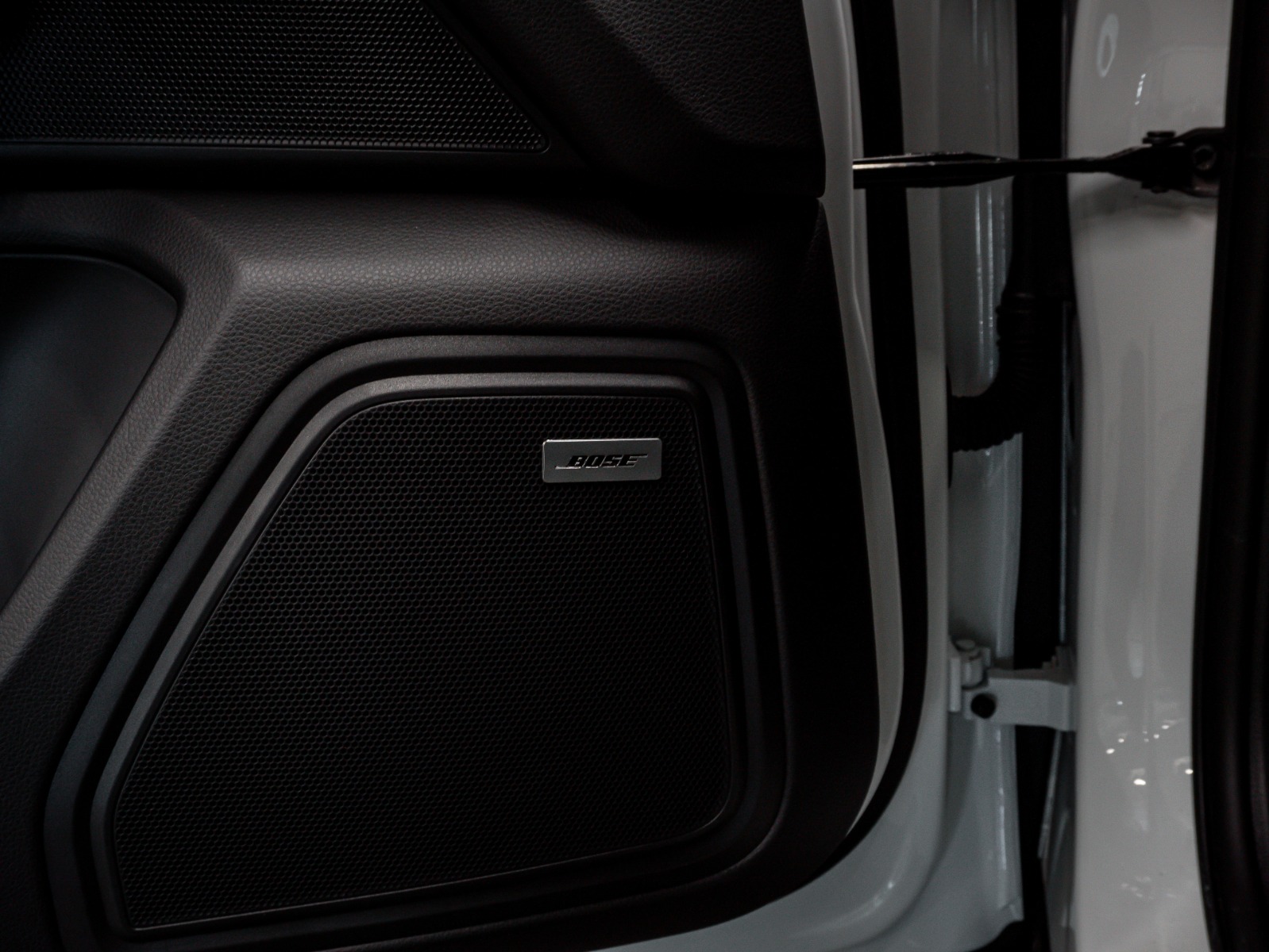 2025 Porsche Macan AWD — photo 24