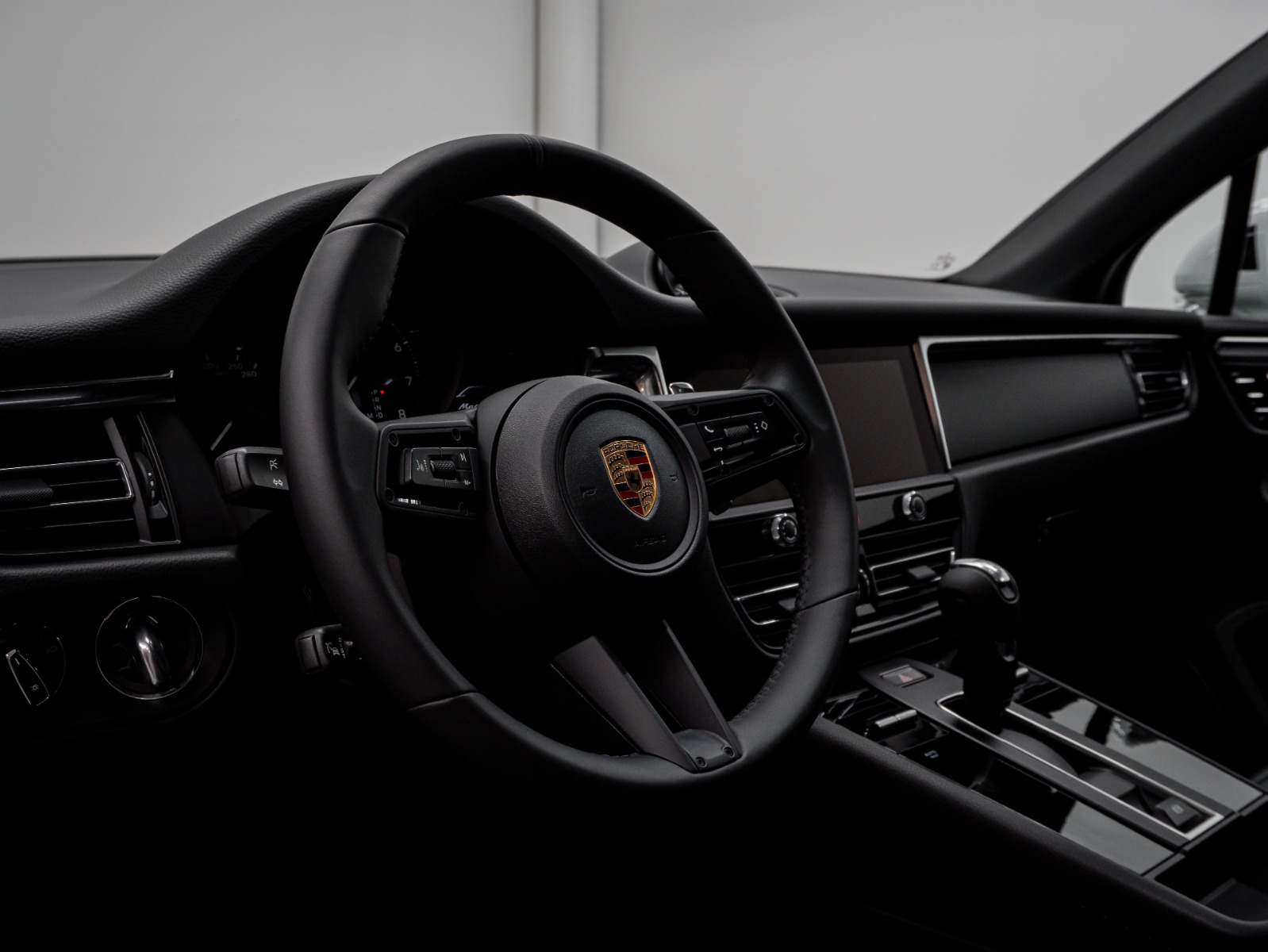 2025 Porsche Macan AWD — photo 26